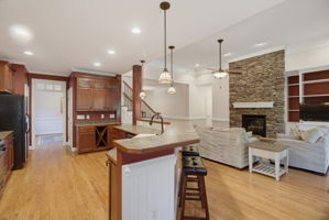 5900 Willow Oak Dr-12