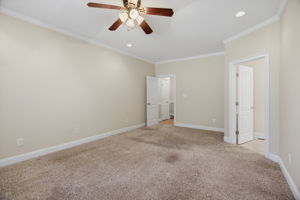 5900 Willow Oak Dr-20
