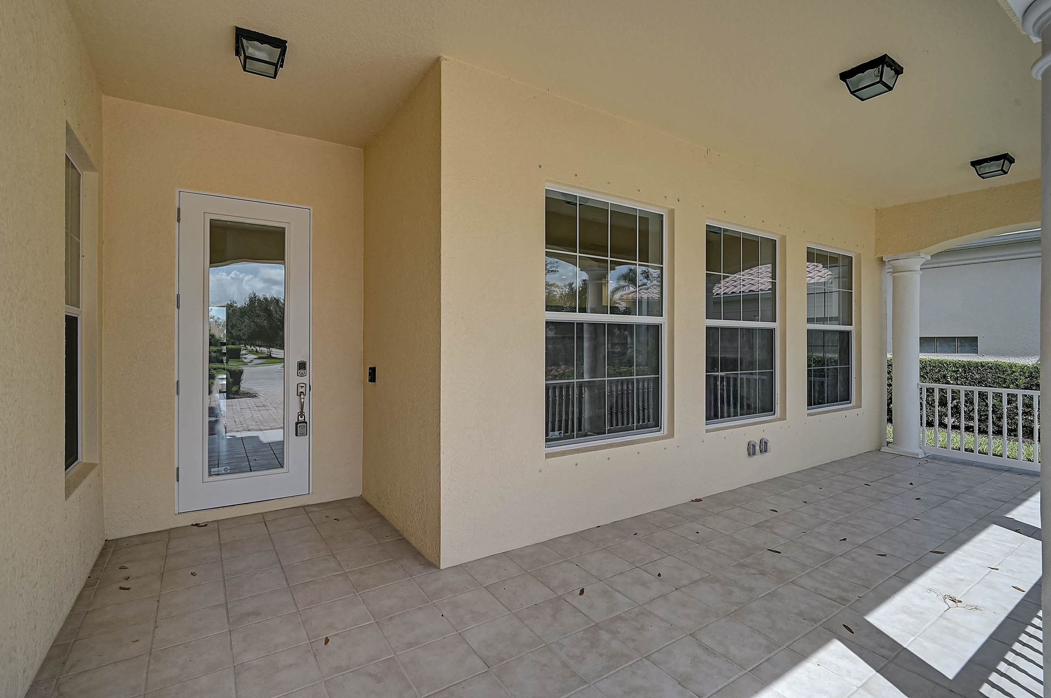 5901 Mariposa Ln-5