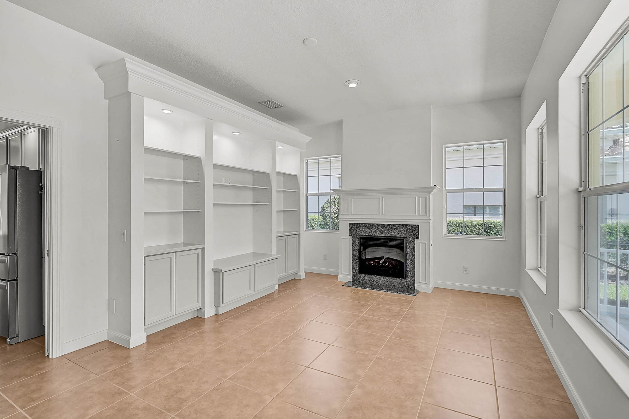 5901 Mariposa Ln-7