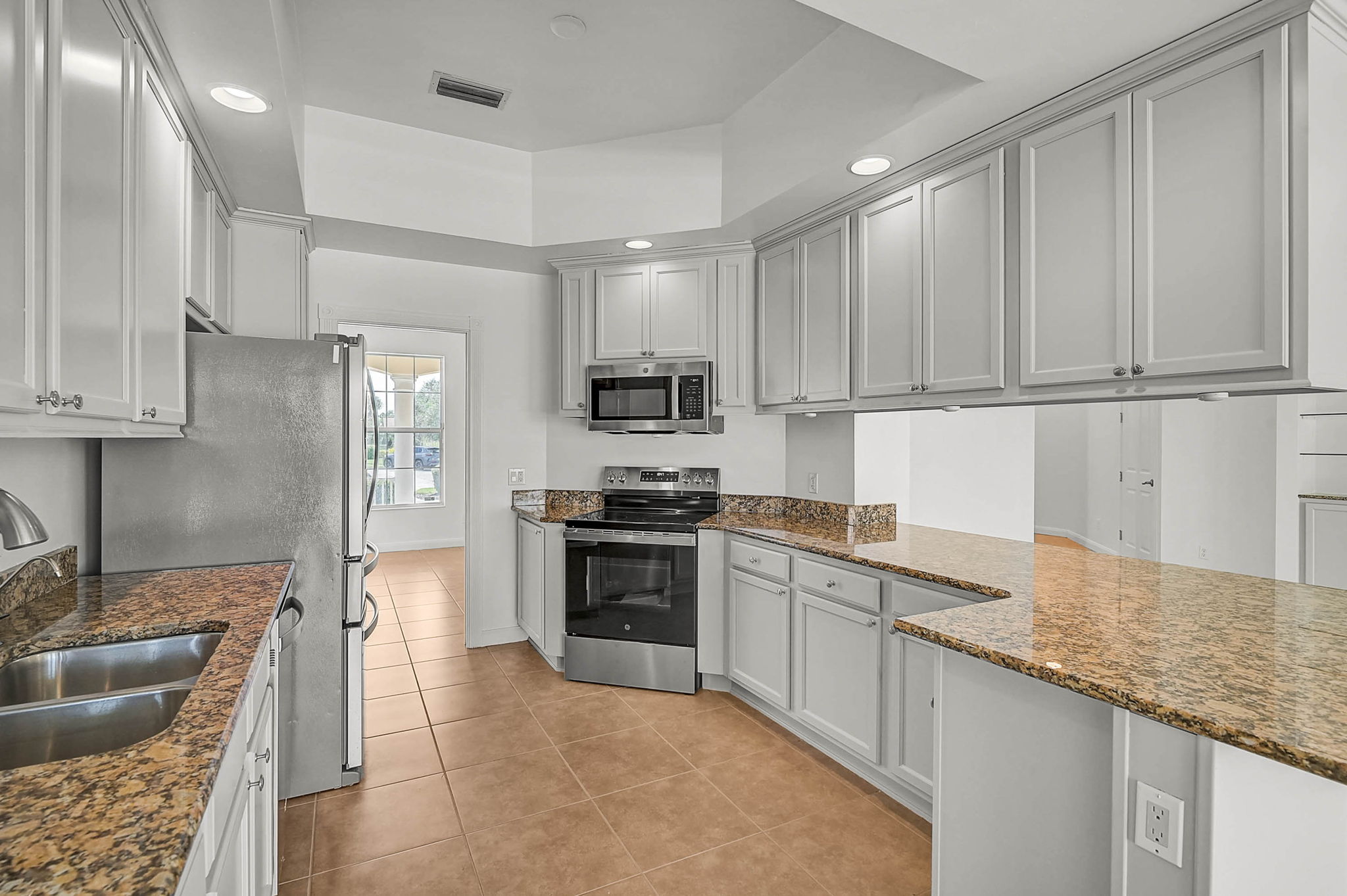 5901 Mariposa Ln-12
