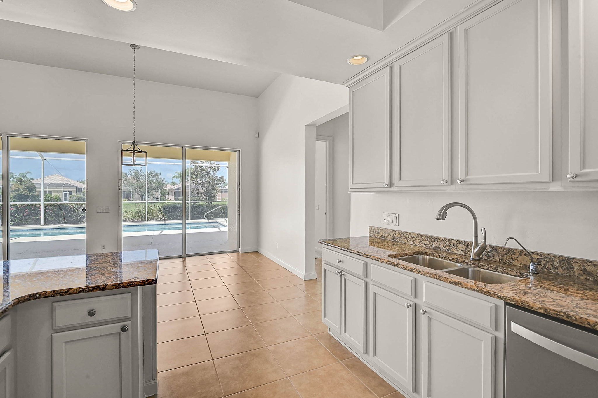 5901 Mariposa Ln-13
