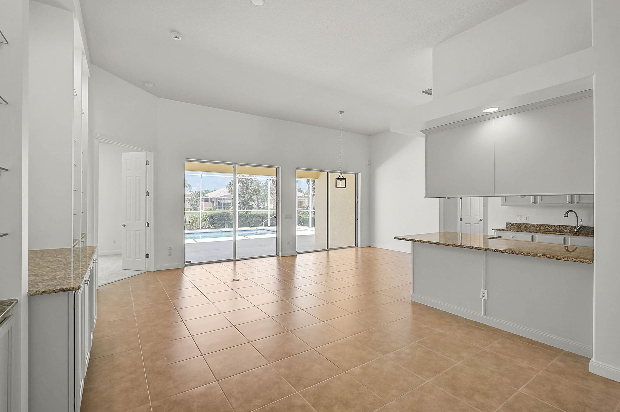 5901 Mariposa Ln-15