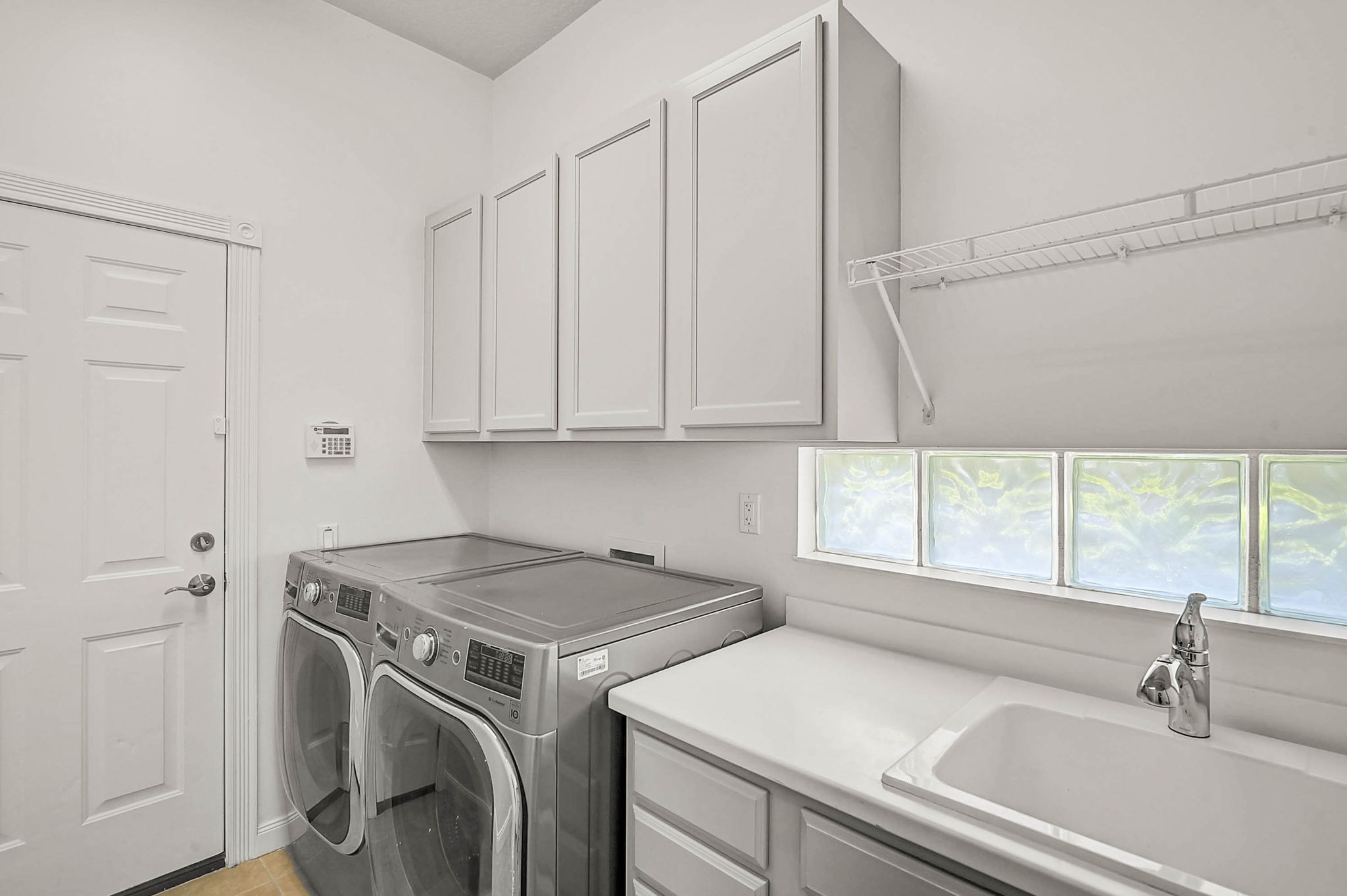 5901 Mariposa Ln-24