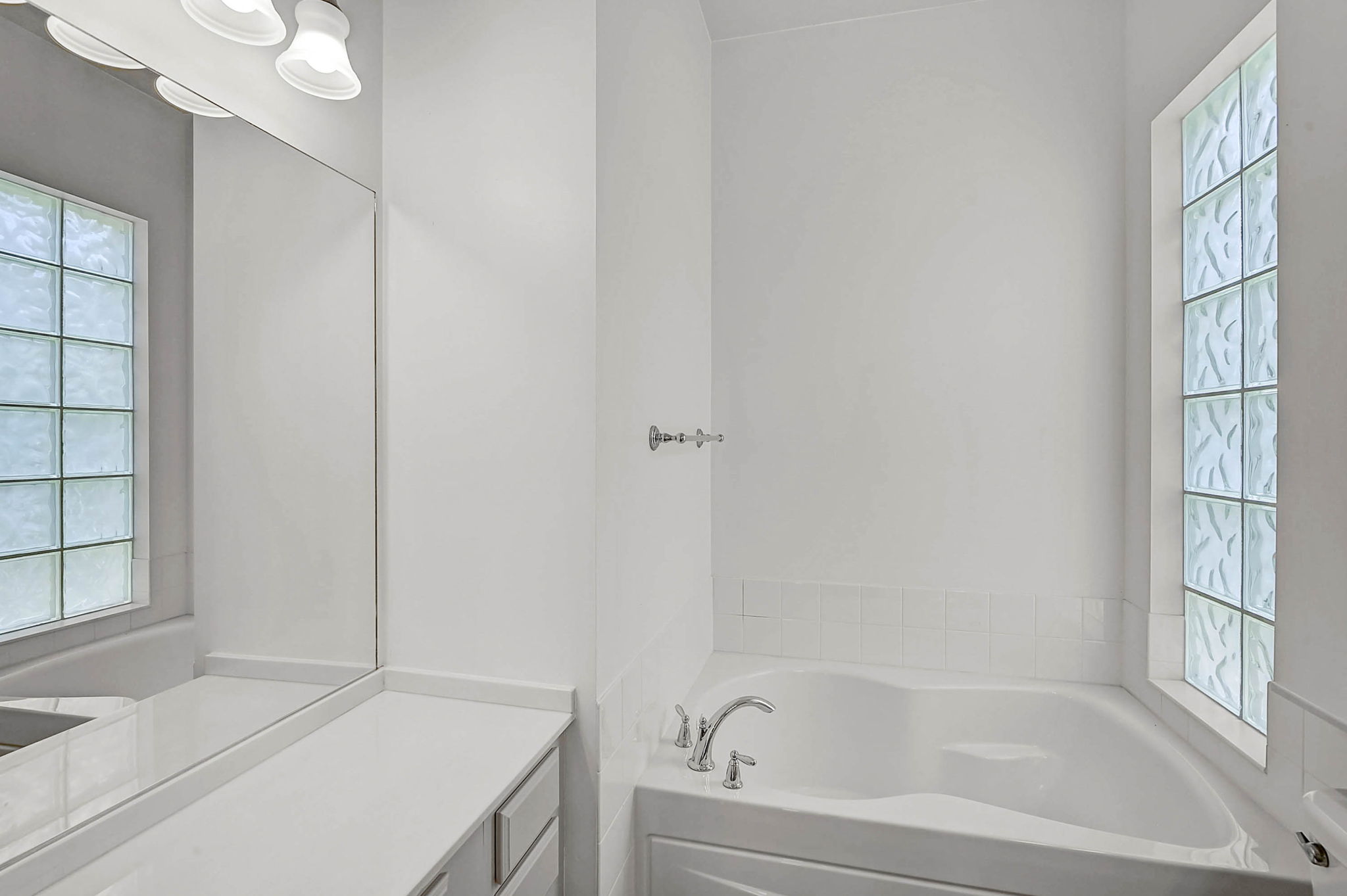 5901 Mariposa Ln-30