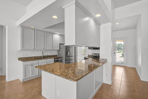 5901 Mariposa Ln-10