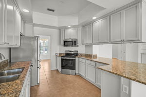 5901 Mariposa Ln-12