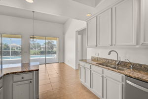 5901 Mariposa Ln-13