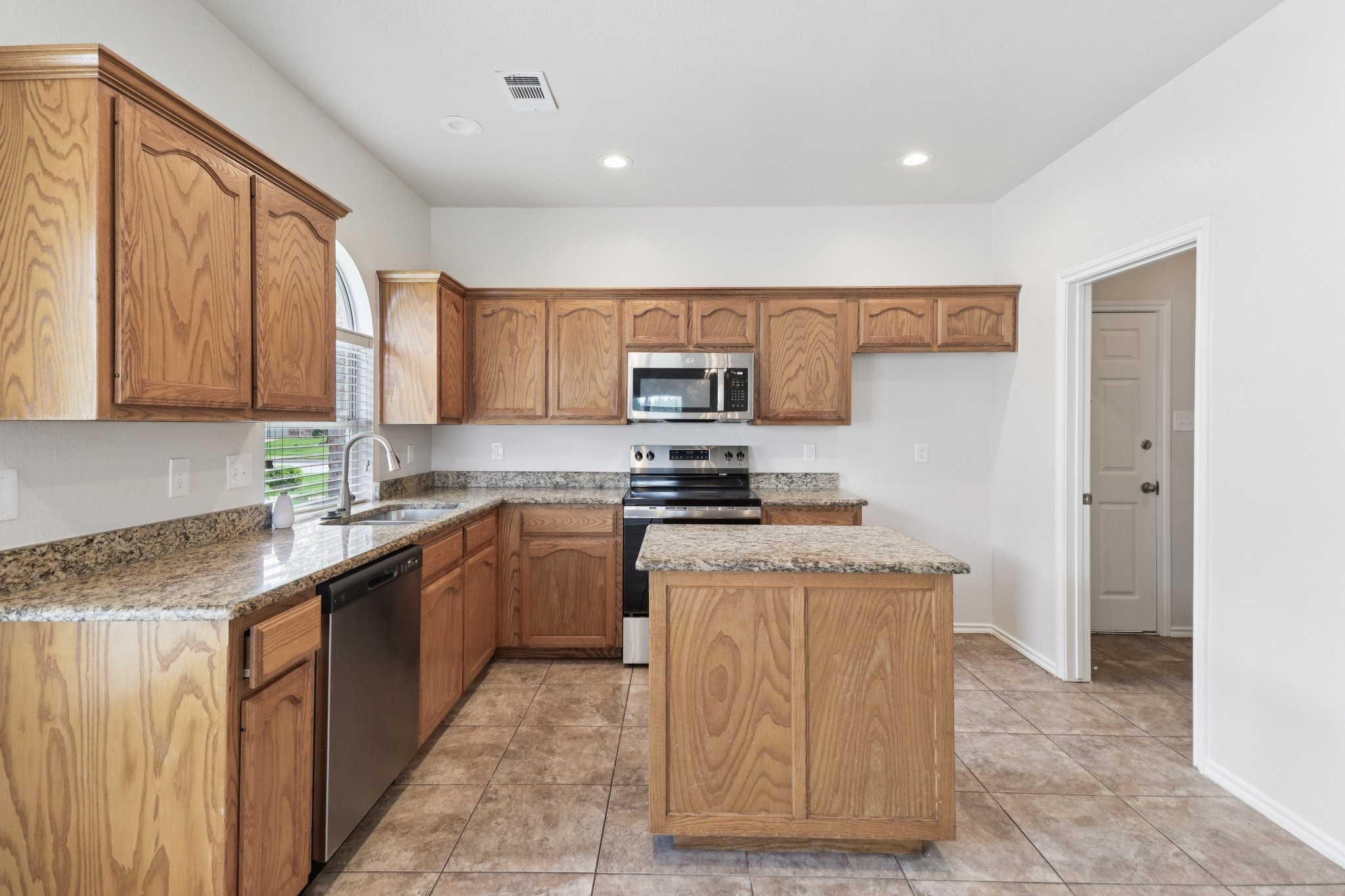 Ozark Dr-1406-014.jpg