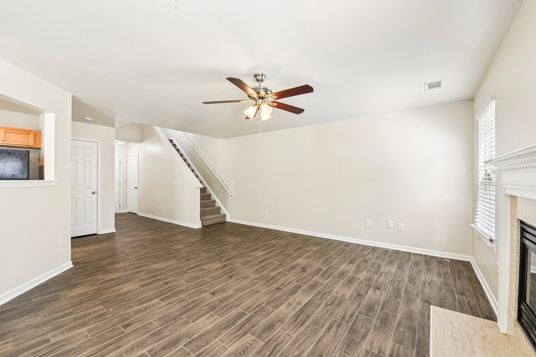 Leawood Run Ct-S2205-006.jpg