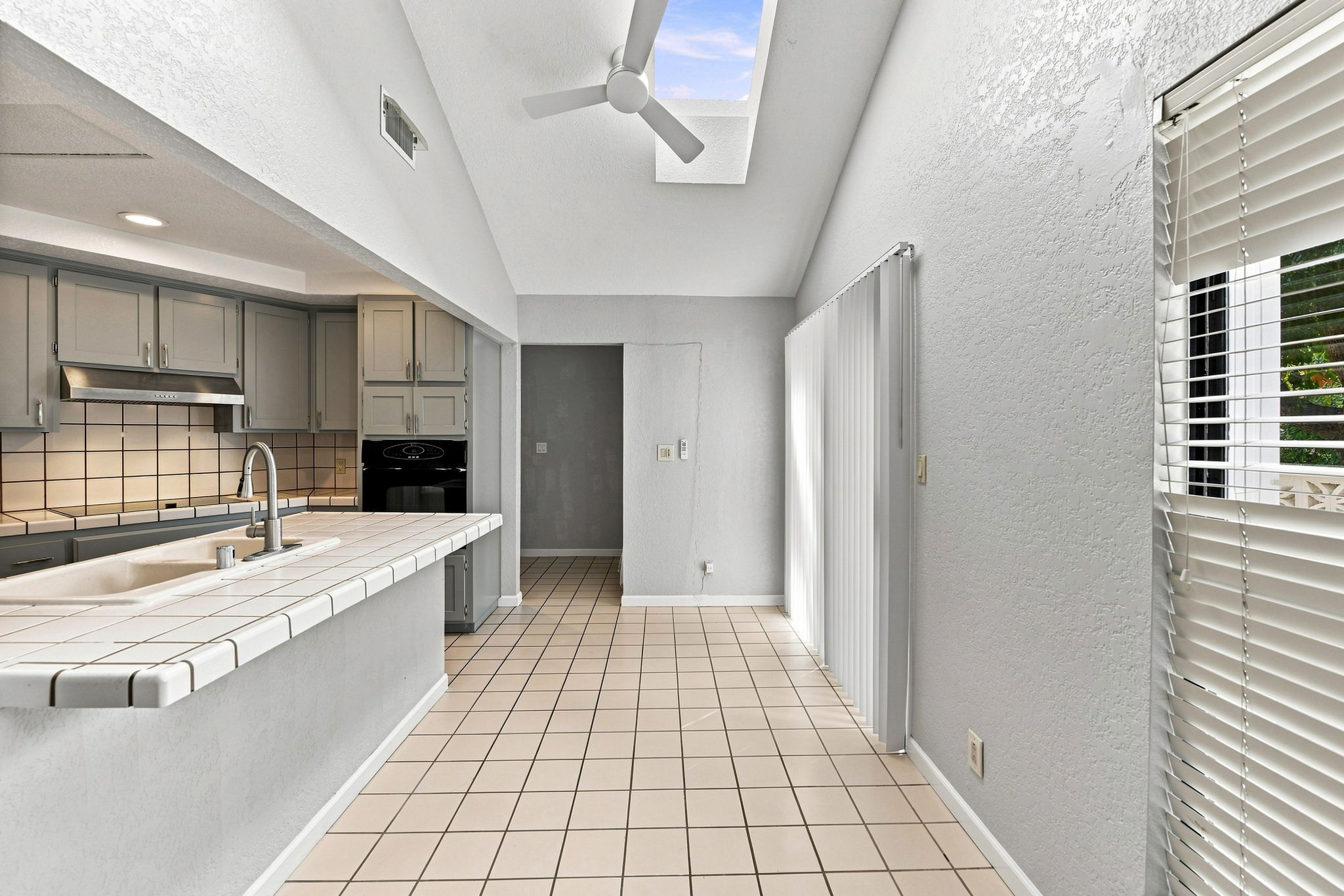 016_F8_5905 Lucinda Ln