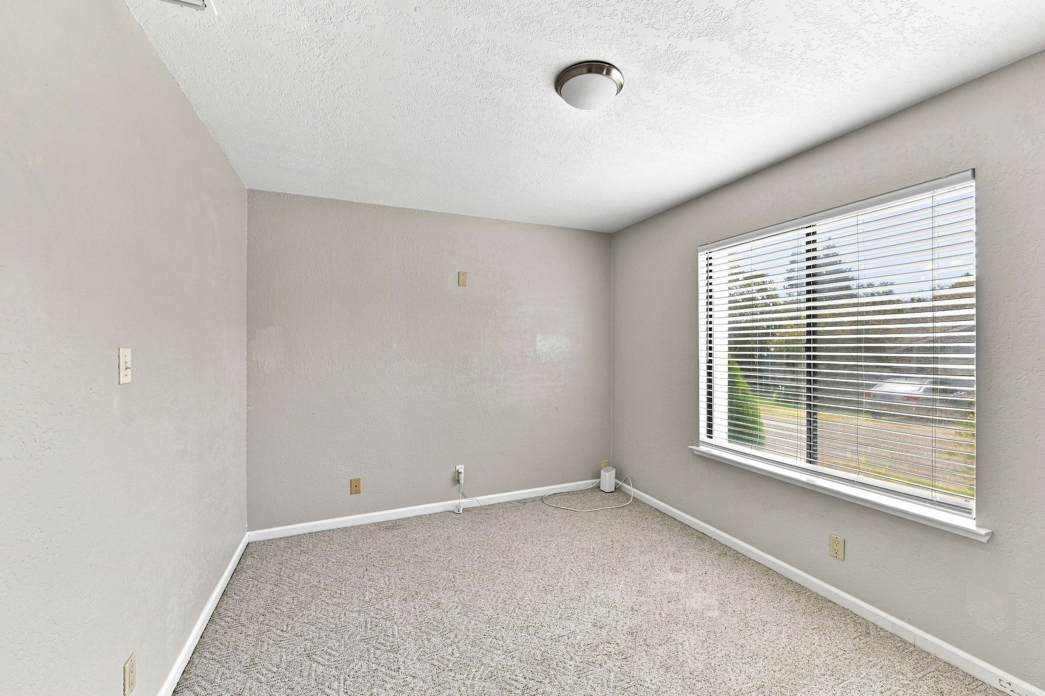 021_F8_5905 Lucinda Ln