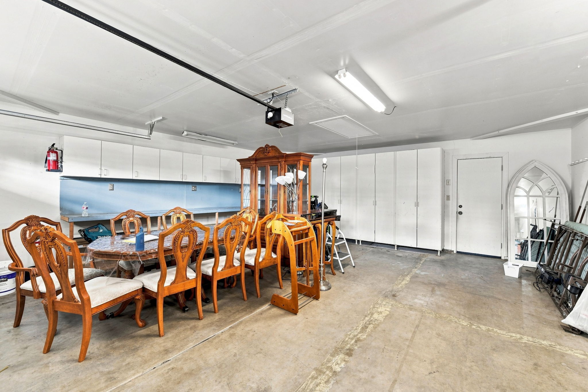 036_F8_5905 Lucinda Ln