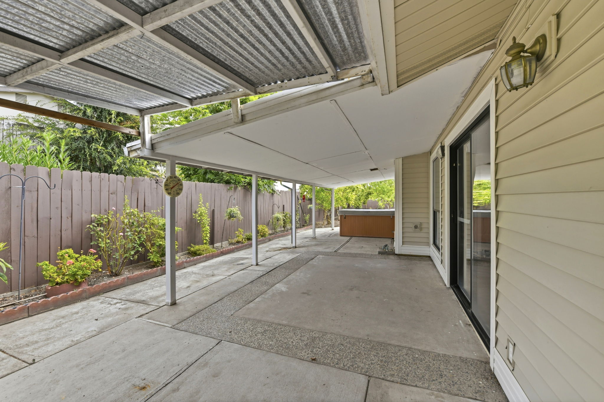 039_F8_5905 Lucinda Ln
