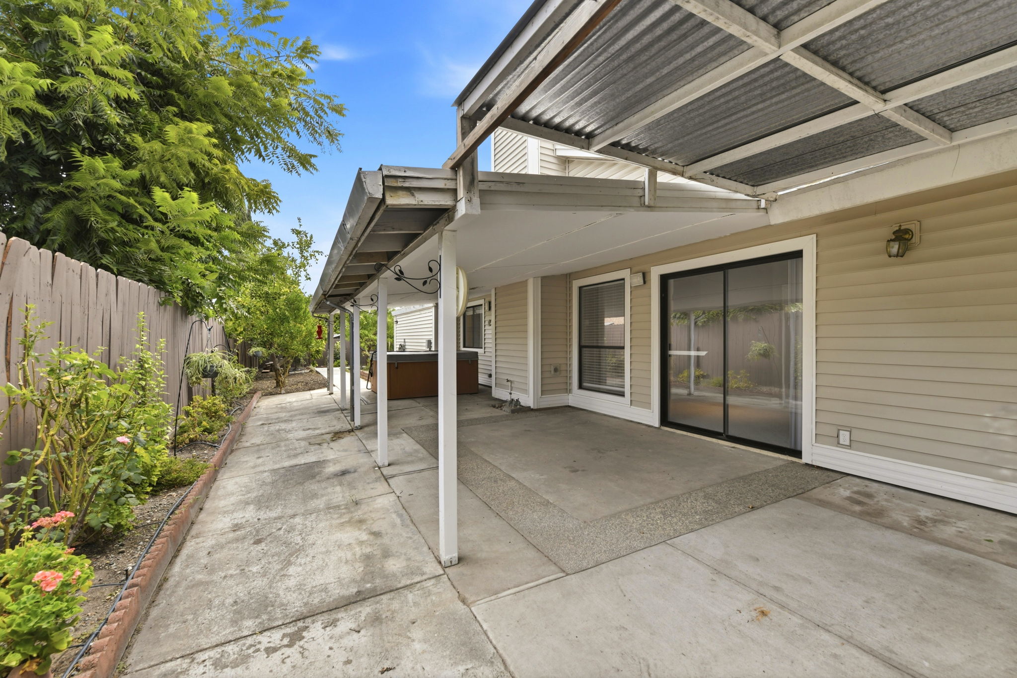 040_F8_5905 Lucinda Ln