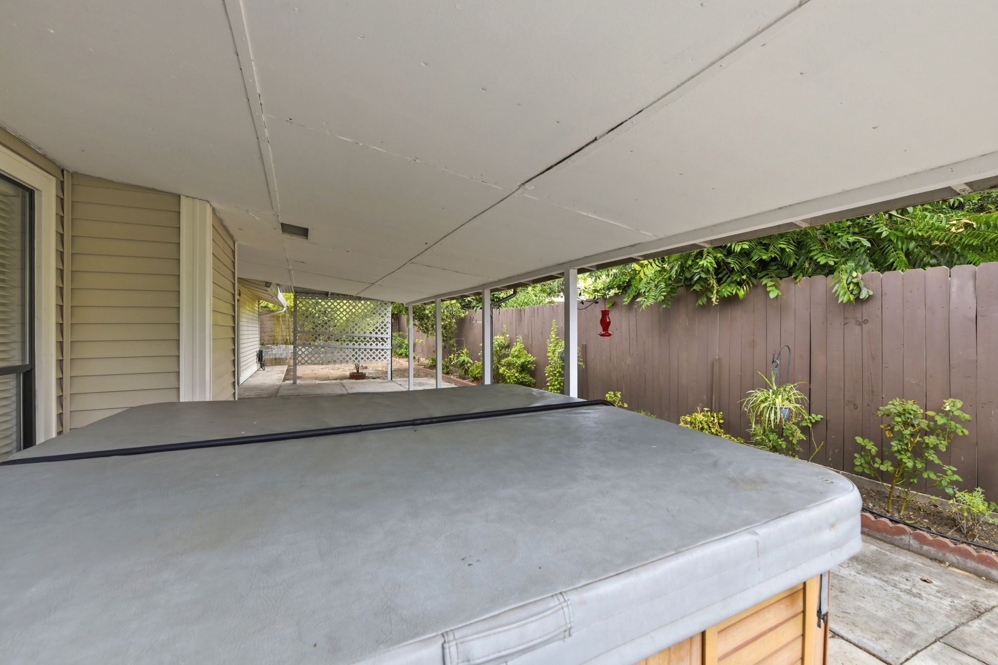 042_F8_5905 Lucinda Ln