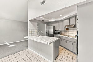 013_F8_5905 Lucinda Ln