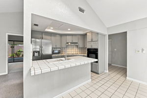 014_F8_5905 Lucinda Ln