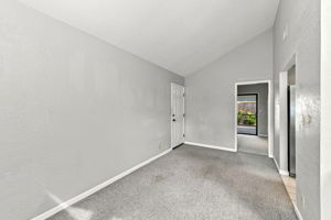 020_F8_5905 Lucinda Ln