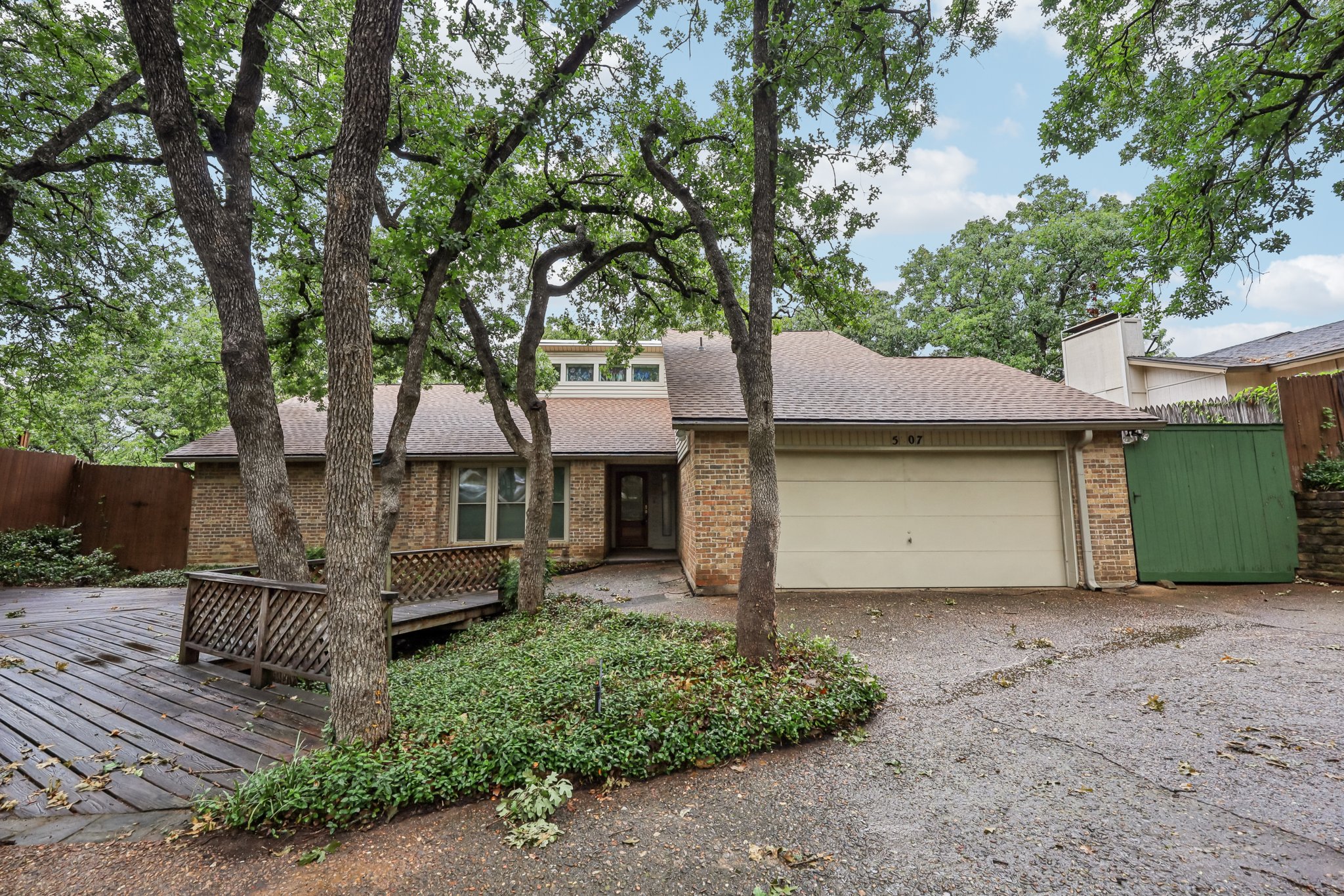 Mountainwood Dr-1106-003.jpg
