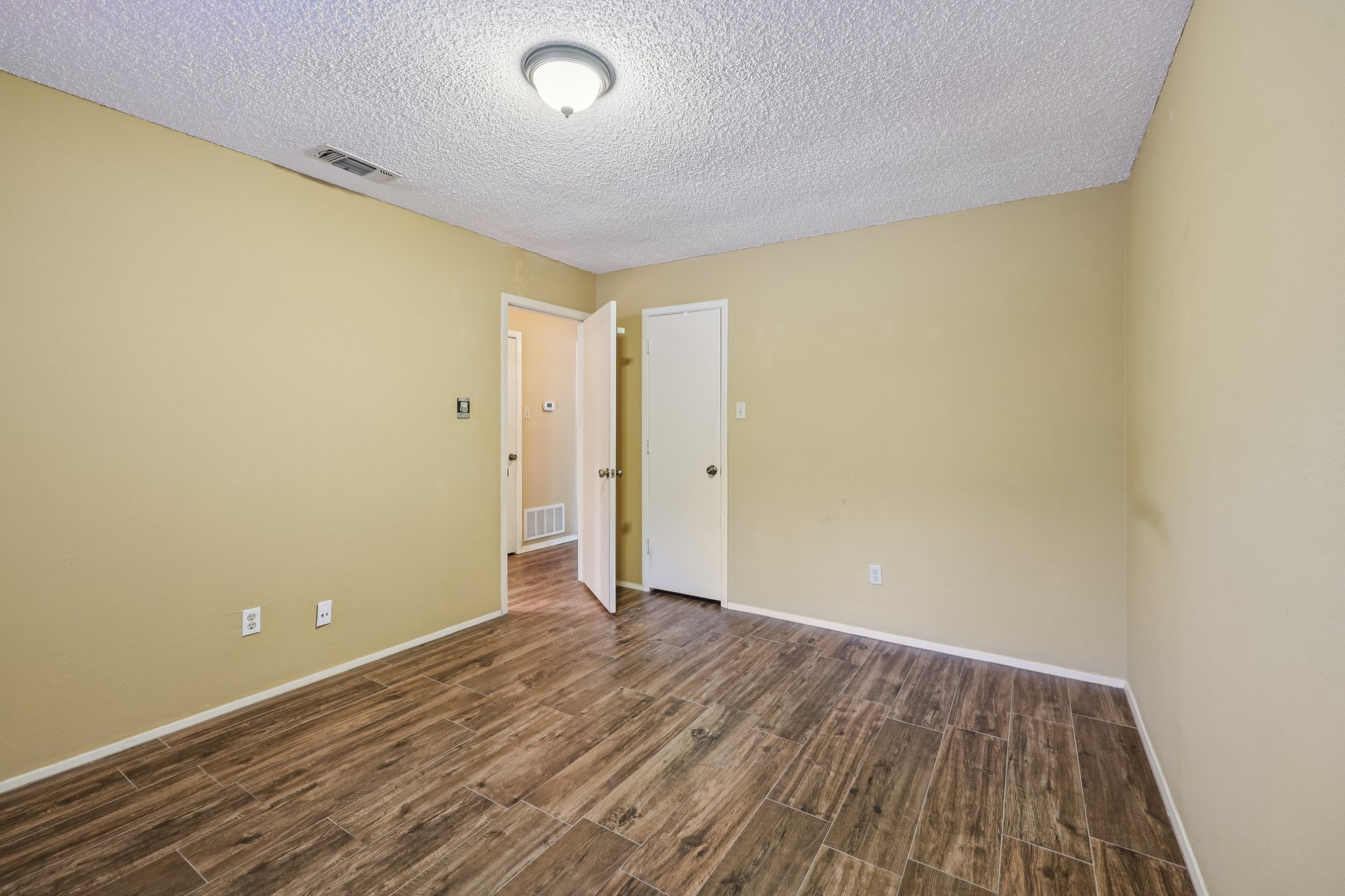 Mountainwood Dr-1106-025.jpg