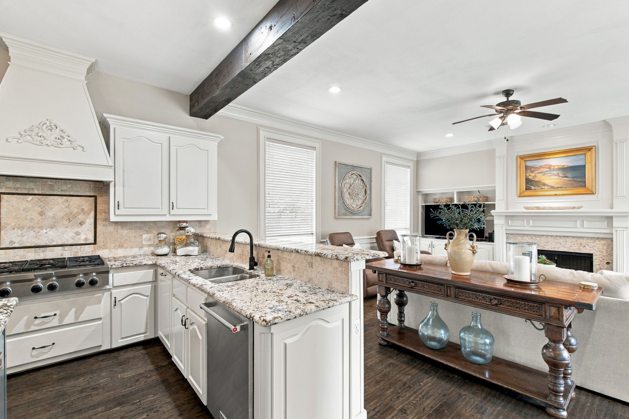  Photo 24