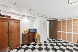27_Interior