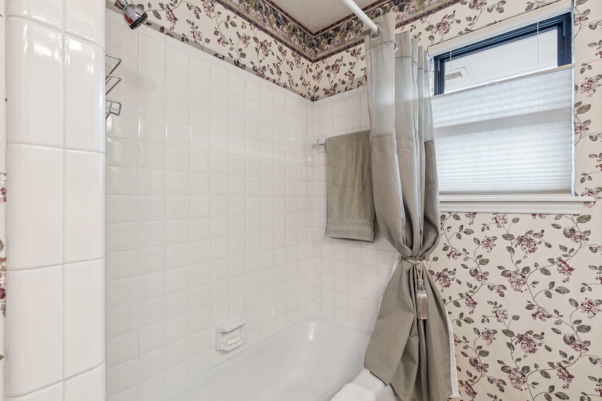 5909 NW 72nd Pl_029.jpg