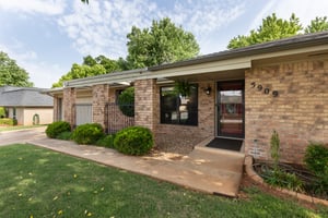 5909 NW 72nd Pl_003.jpg