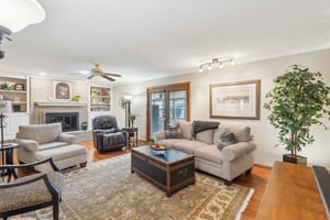 5909 NW 72nd Pl_006.jpg