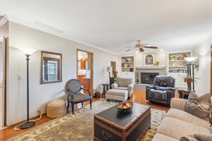 5909 NW 72nd Pl_007.jpg