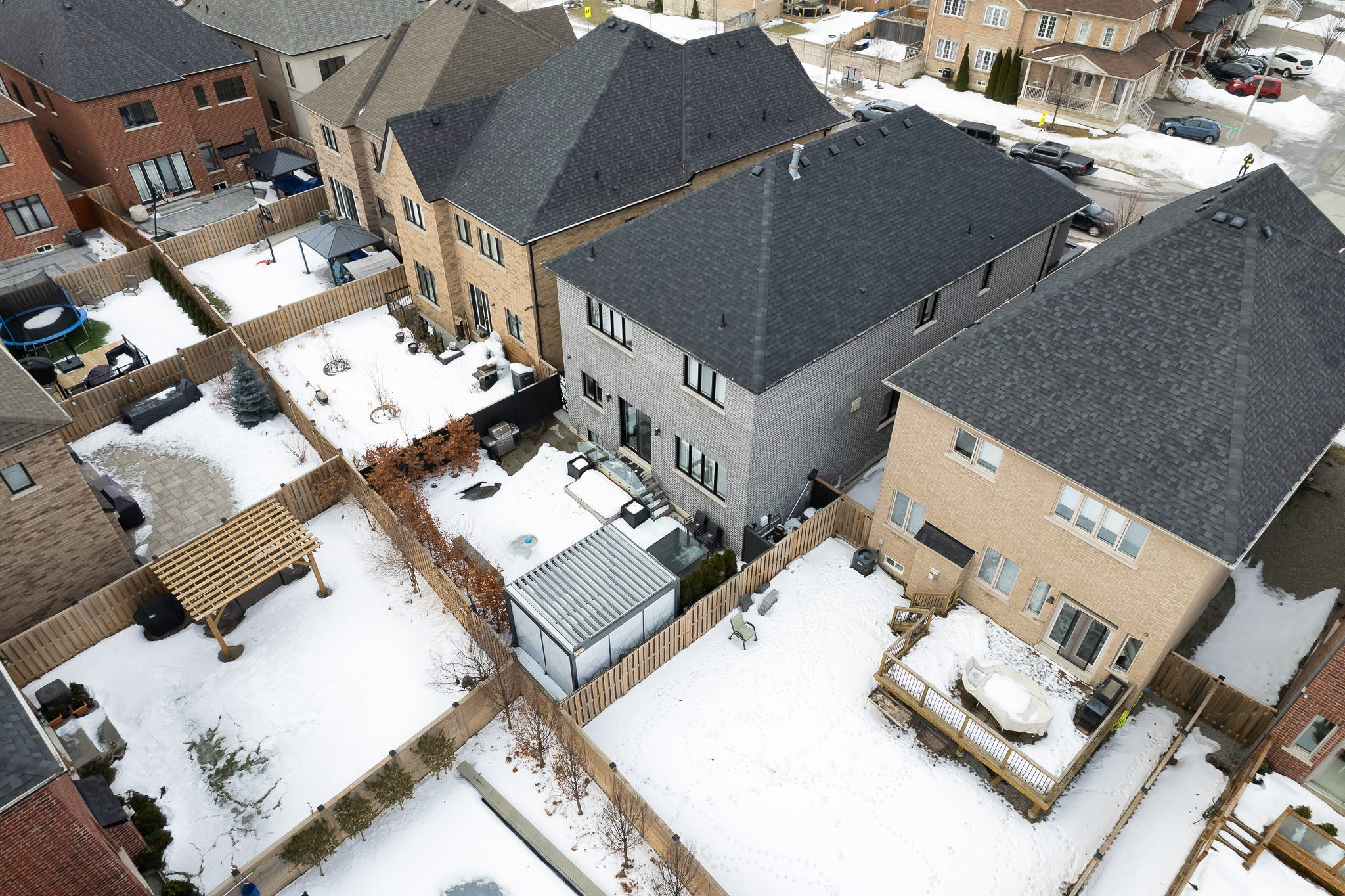 591 Pleasant Ridge Ave, Vaughan, ON L4J 0G2, Canada Photo 3