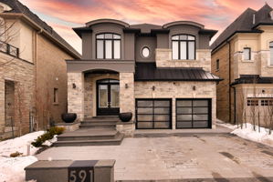 591 Pleasant Ridge Ave, Vaughan, ON L4J 0G2, Canada Photo 4
