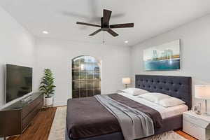 DSC00851 virtually staged.jpeg