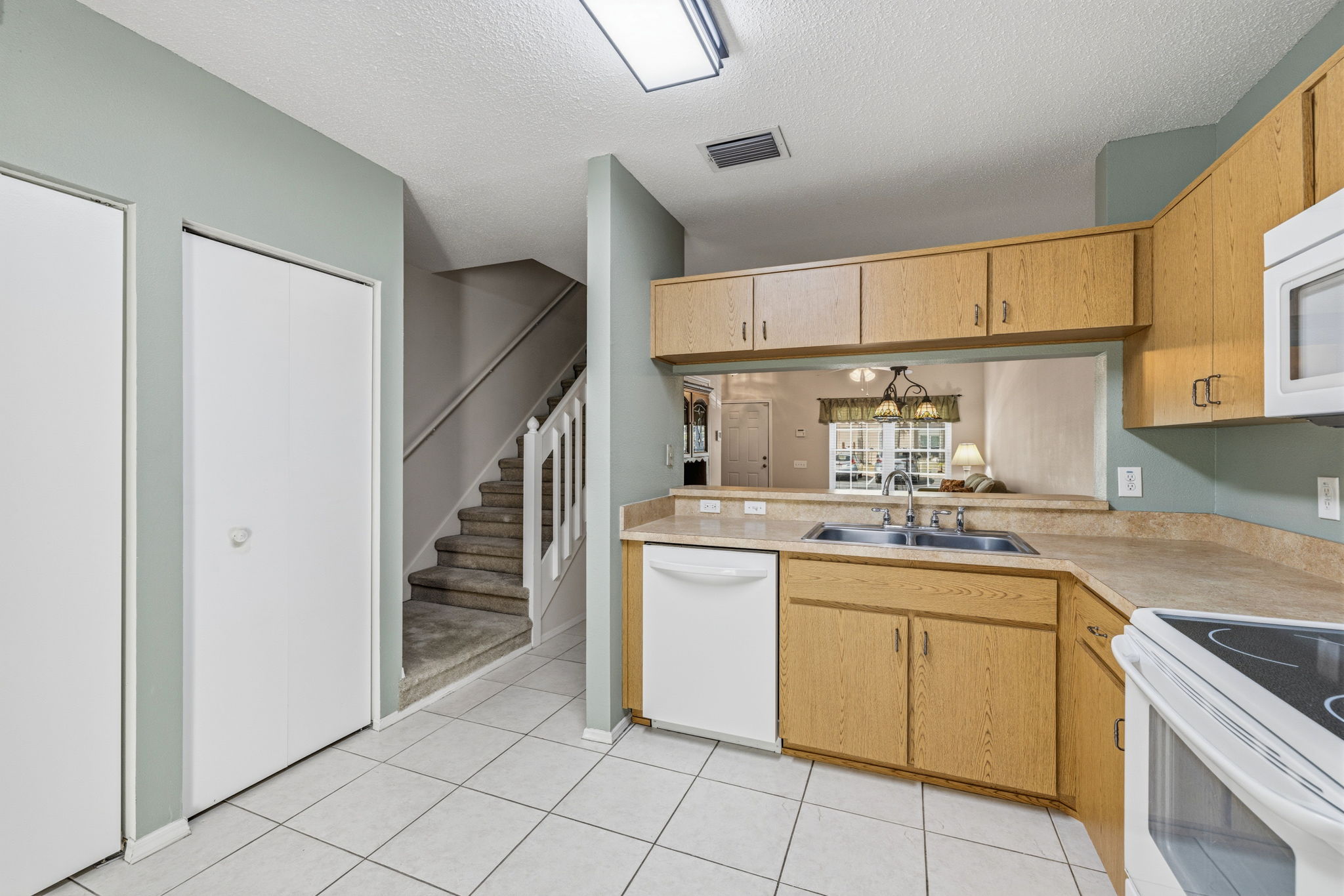 12 - 5913 Bayside Key Dr, Tampa, FL 33615