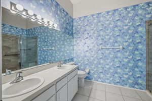 18 - 5913 Bayside Key Dr, Tampa, FL 33615