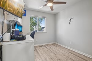 E 121st Pl-S3009-023.jpg