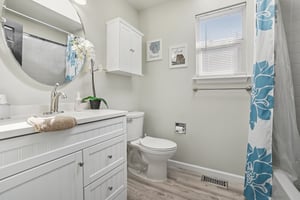 E 121st Pl-S3009-025.jpg