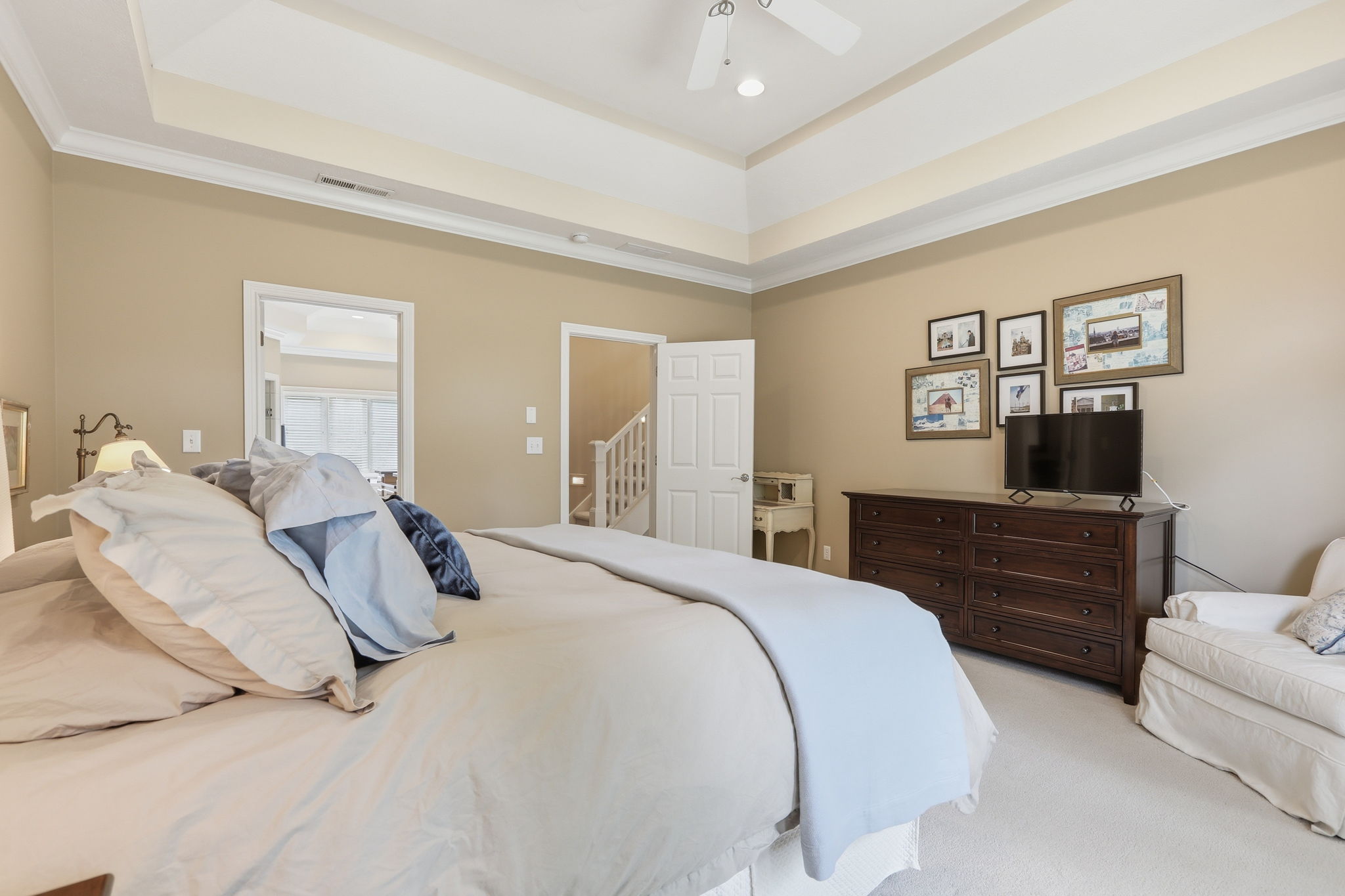  Photo 42