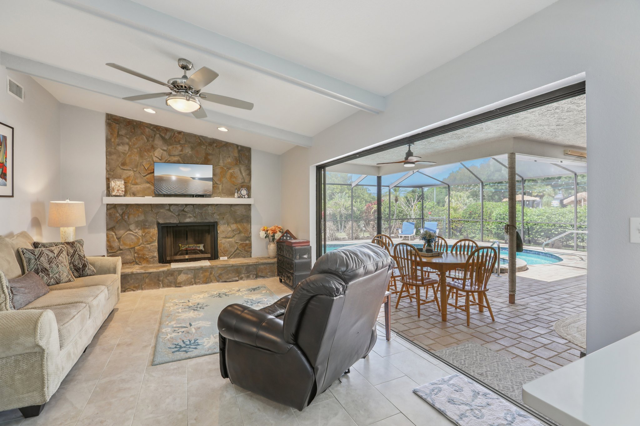 Oakhurst Dr-S0704-008.jpg