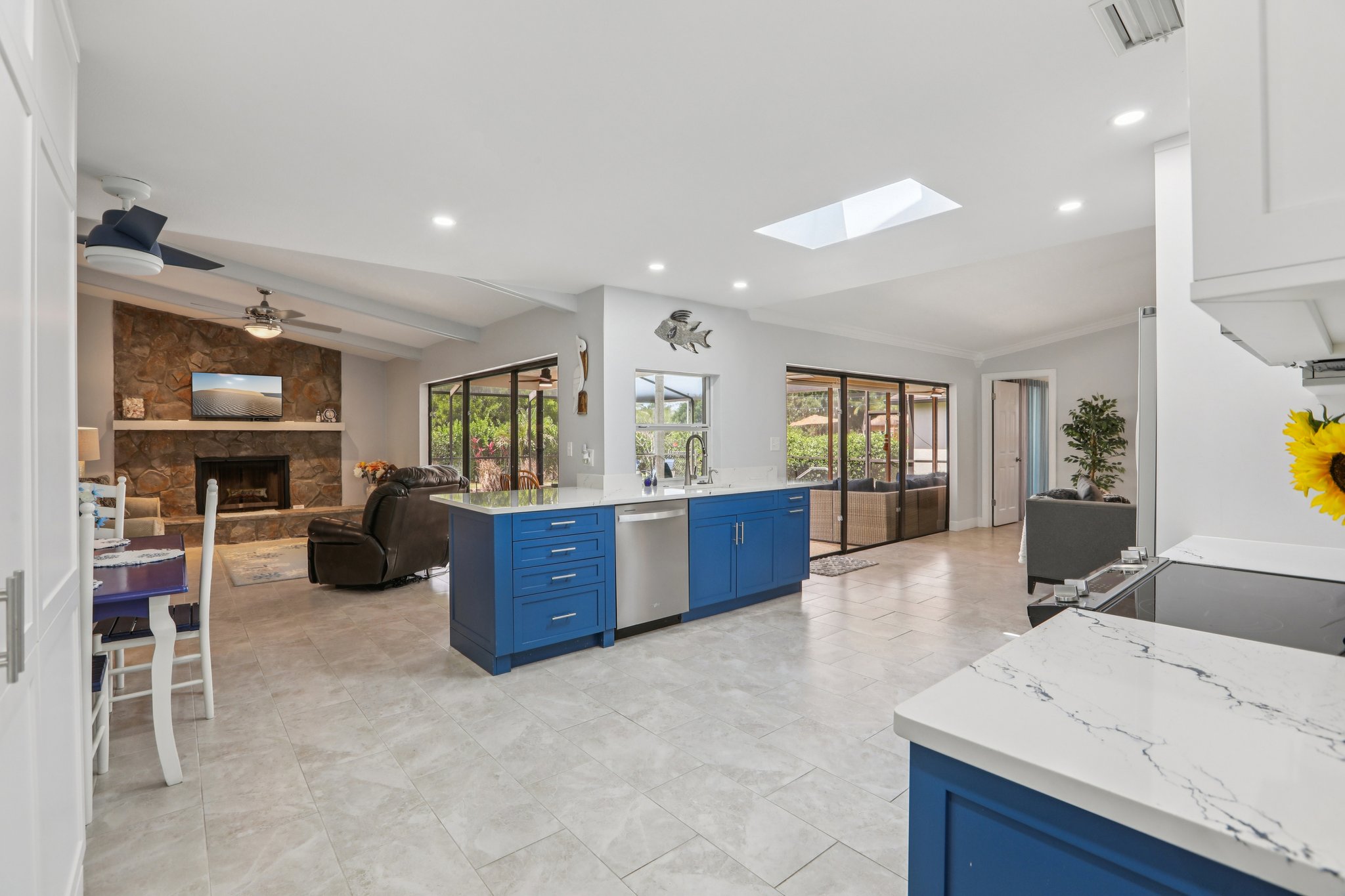 Oakhurst Dr-S0704-016.jpg