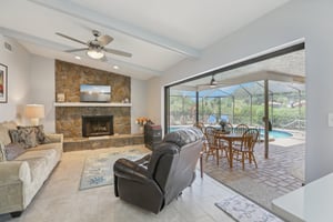 Oakhurst Dr-S0704-008.jpg
