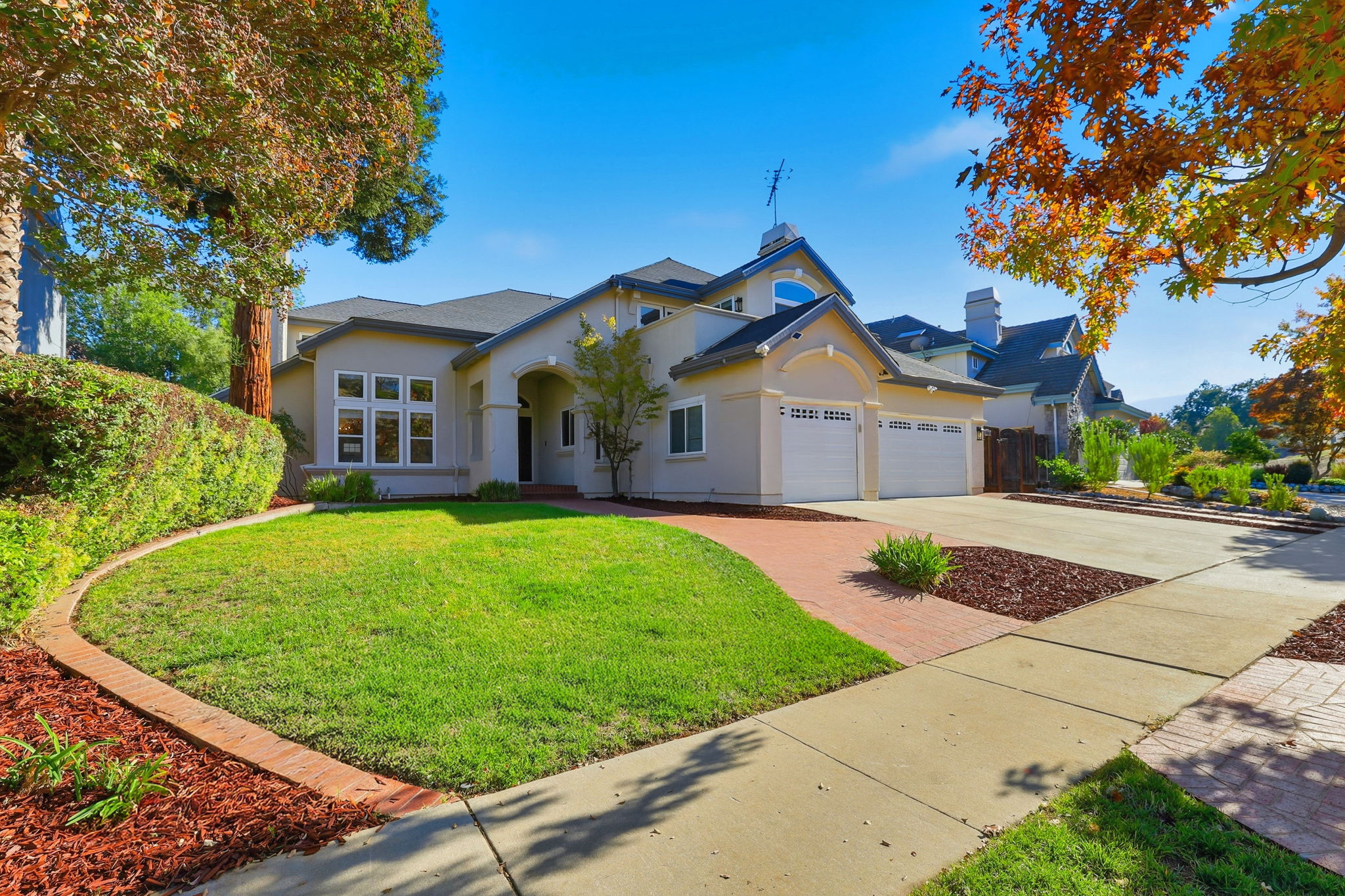 002_F8_5916 Sterling Oaks Dr