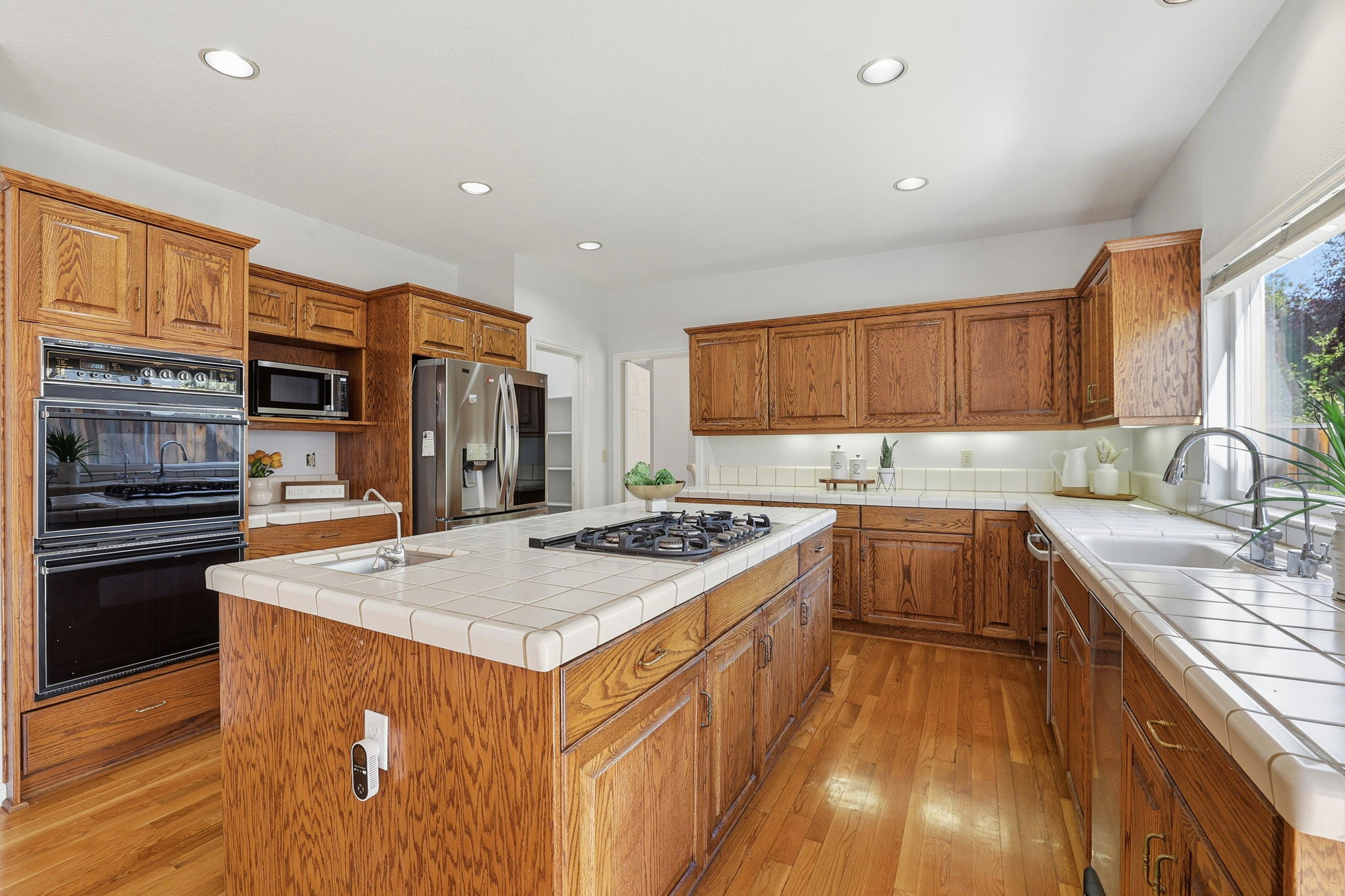 015_F8_5916 Sterling Oaks Dr