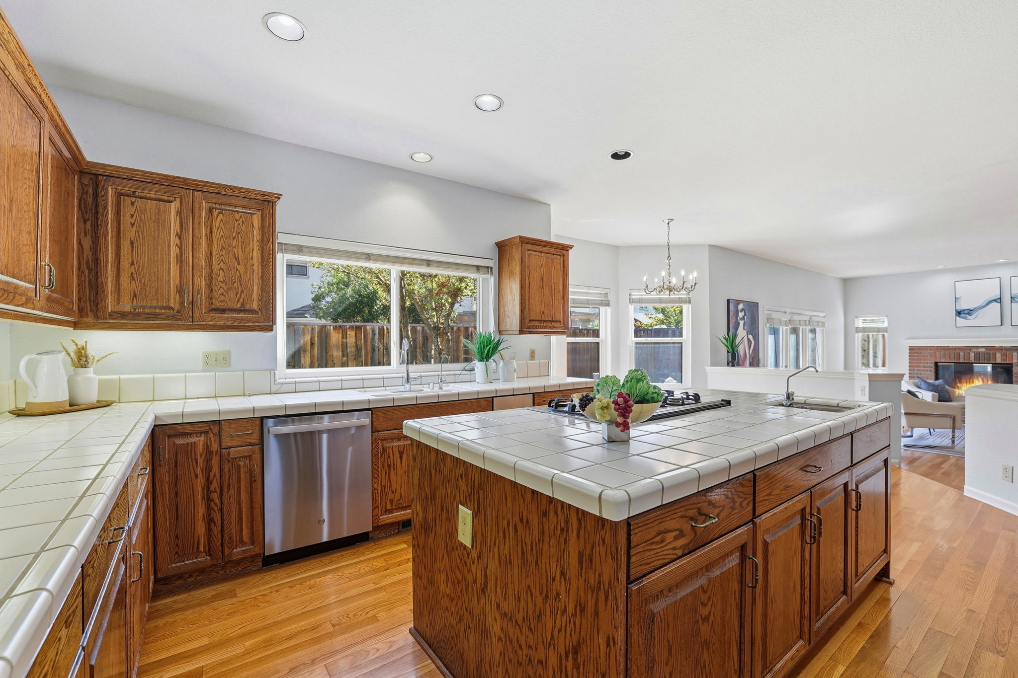 018_F8_5916 Sterling Oaks Dr