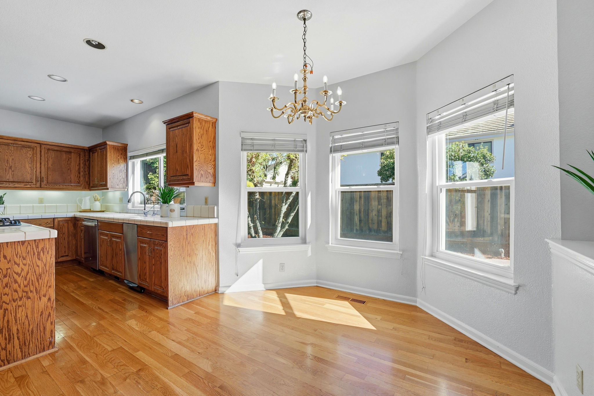 019_F8_5916 Sterling Oaks Dr