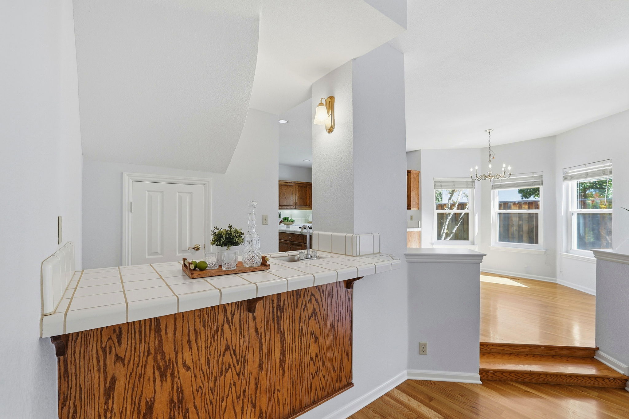 025_F8_5916 Sterling Oaks Dr