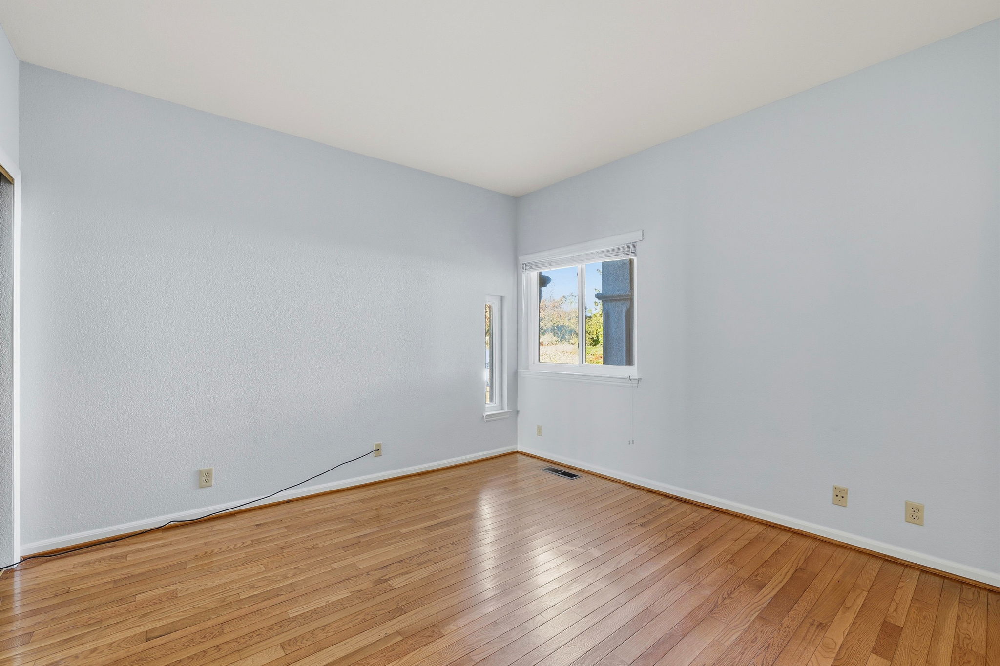 027_F8_5916 Sterling Oaks Dr