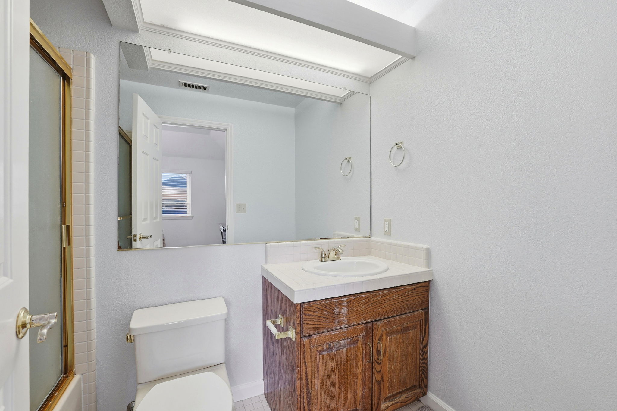 051_F8_5916 Sterling Oaks Dr