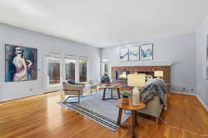 010_F8_5916 Sterling Oaks Dr